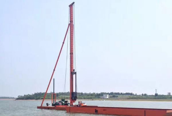 水上光伏打樁機